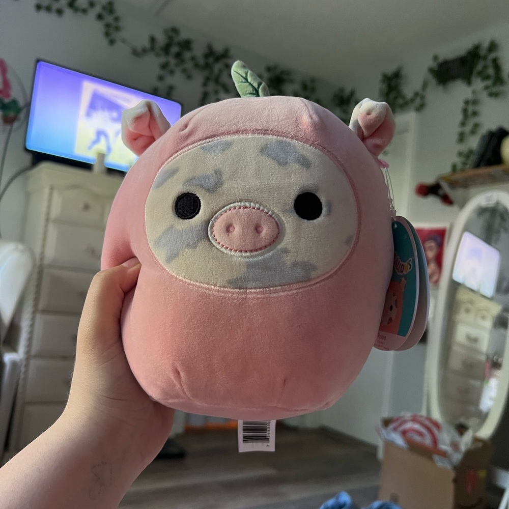 Rosie squishmallow 6”